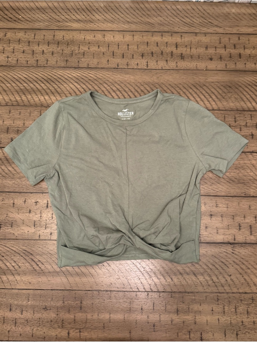 HOLLISTER Baby Tee T-Shirt Mini